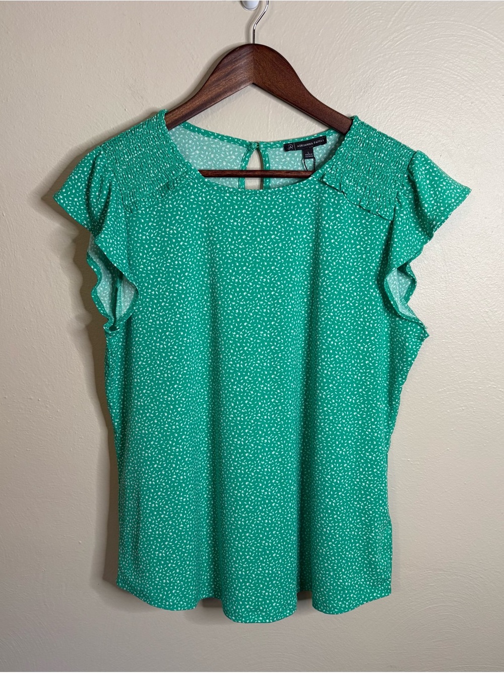 Adrianna Papell NWT Green Flutter Sleeve Blouse Size Large Smocked Shoulder Work - Picture 2 of 15